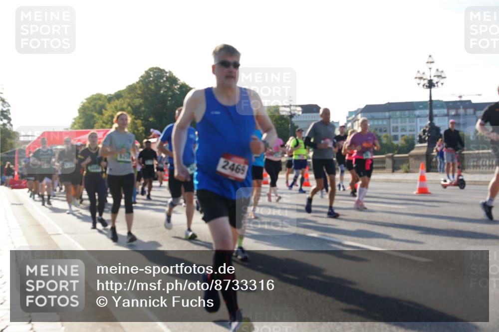 07.09.2025 - BARMER Alsterlauf Yannick Fuchs http://msf.ph/oto/8733316 07.09.2025 09:06:48 Laufen 2469 meine-sportfotos.de