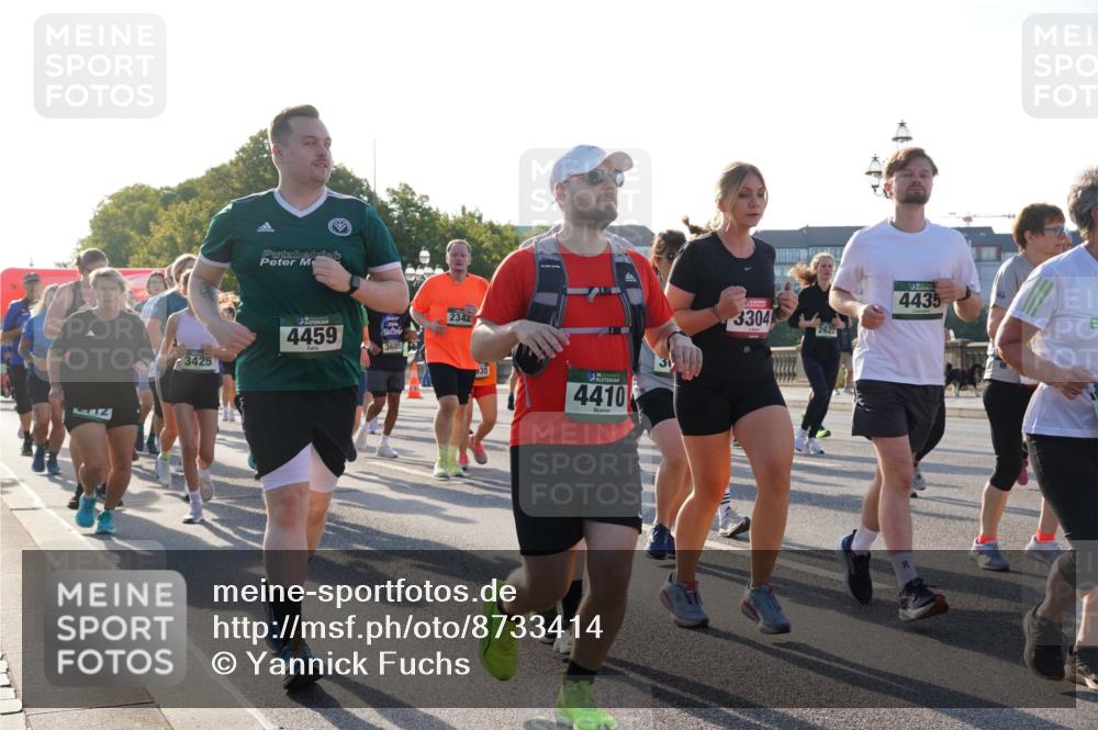 07.09.2025 - BARMER Alsterlauf Yannick Fuchs http://msf.ph/oto/8733414 07.09.2025 09:06:55 Laufen 3425, 2342, 4459, 3685, 35, 4410, 3304, 2622, 4435 meine-sportfotos.de