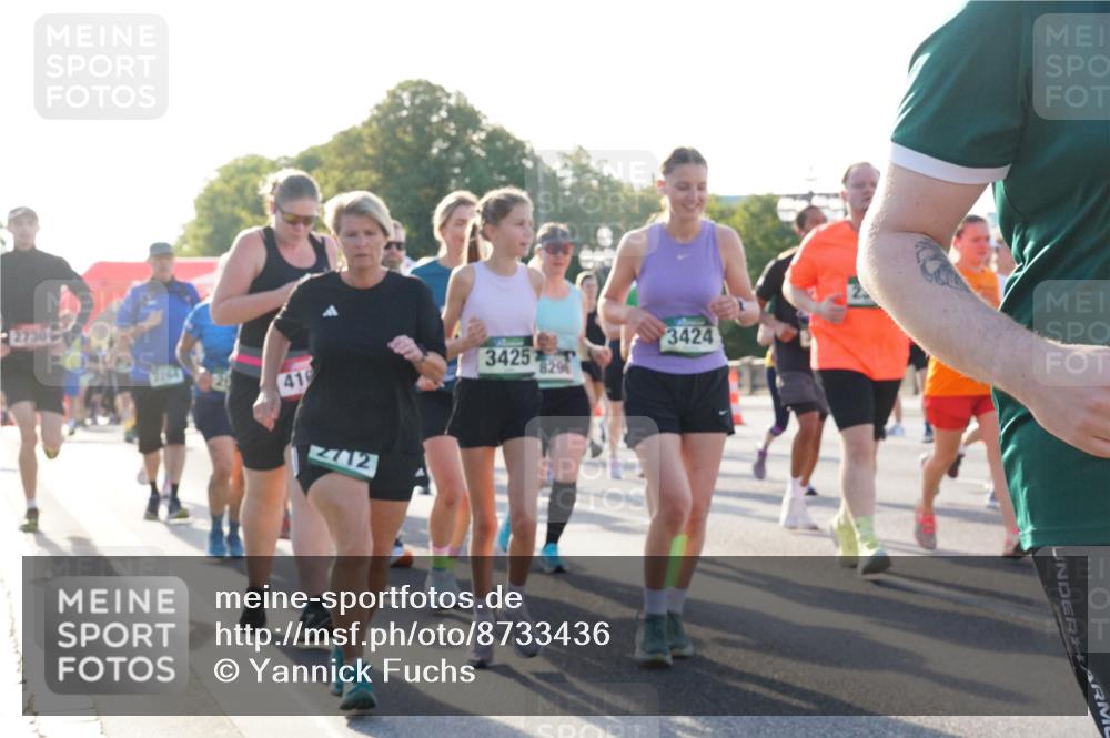 07.09.2025 - BARMER Alsterlauf Yannick Fuchs http://msf.ph/oto/8733436 07.09.2025 09:06:57 Laufen 2730, 41, 2712, 3425, 829, 3424 meine-sportfotos.de