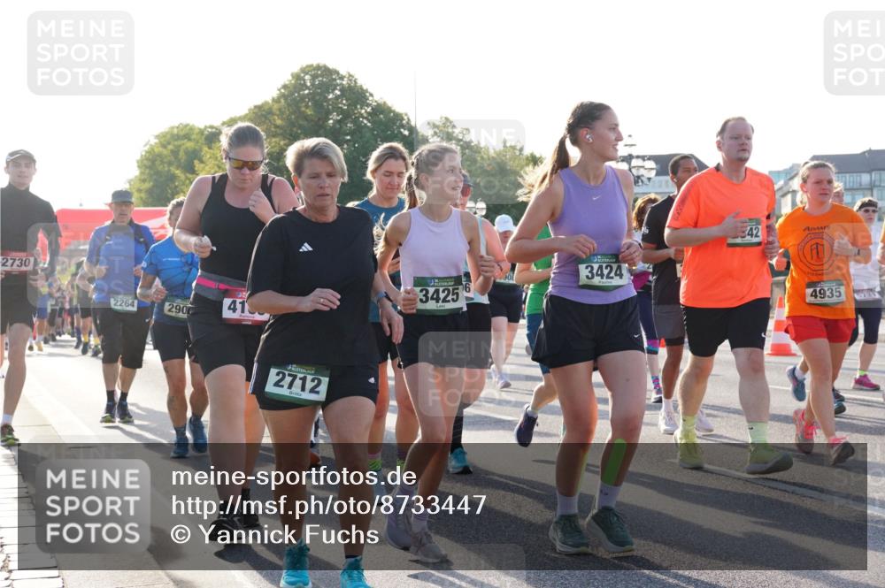 07.09.2025 - BARMER Alsterlauf Yannick Fuchs http://msf.ph/oto/8733447 07.09.2025 09:06:57 Laufen 2730, 2264, 410, 290, 2712, 3425, 30, 3424, 42, 4935 meine-sportfotos.de