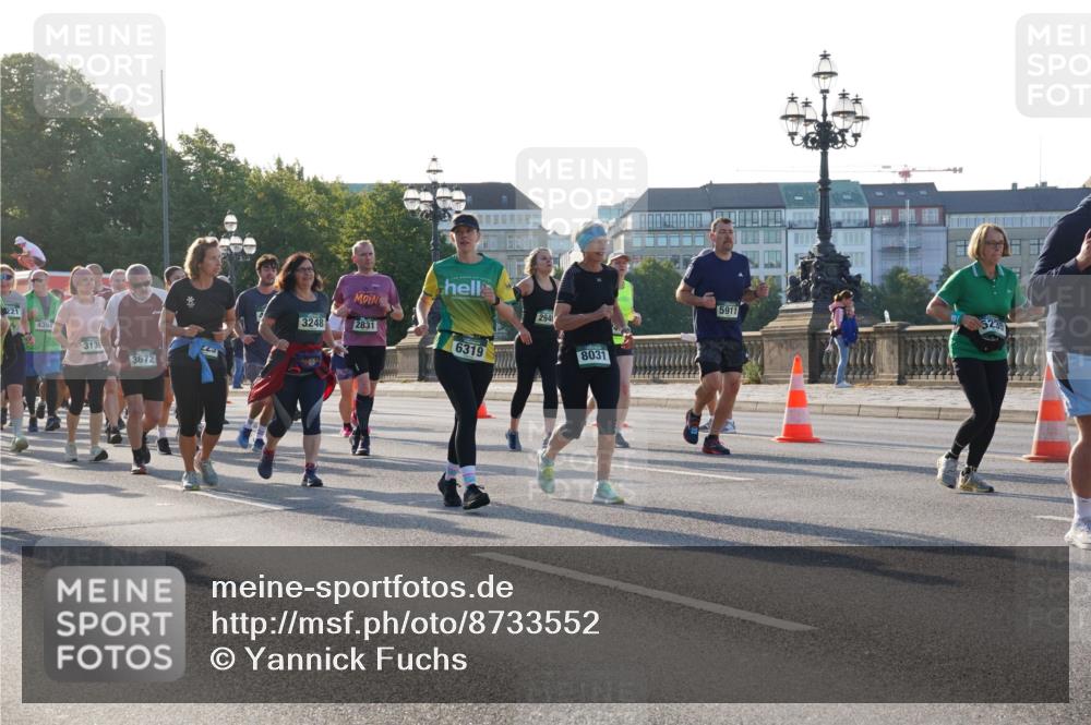 07.09.2025 - BARMER Alsterlauf Yannick Fuchs http://msf.ph/oto/8733552 07.09.2025 09:07:04 Laufen 221, 3248, 4394, 2831, 3135, 6319, 3672, 294, 8031, 5911 meine-sportfotos.de