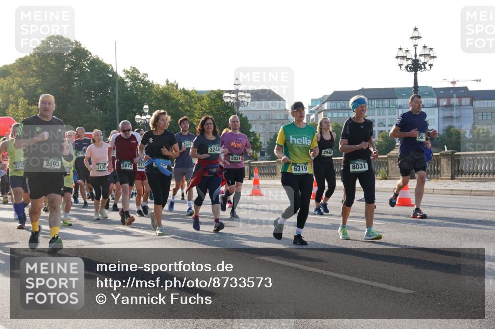 07.09.2025 - BARMER Alsterlauf Yannick Fuchs http://msf.ph/oto/8733573 07.09.2025 09:07:05 Laufen 3742, 2493, 3139, 3672, 313, 08, 4690, 3248, 2831, 6319, 2946, 8031, 5911 meine-sportfotos.de