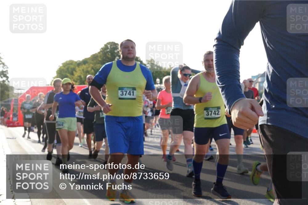 07.09.2025 - BARMER Alsterlauf Yannick Fuchs http://msf.ph/oto/8733659 07.09.2025 09:07:09 Laufen 1969, 3741, 30, 3742 meine-sportfotos.de