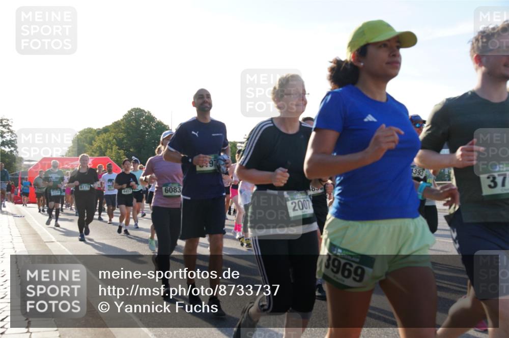 07.09.2025 - BARMER Alsterlauf Yannick Fuchs http://msf.ph/oto/8733737 07.09.2025 09:07:12 Laufen 2240, 6171, 4457, 6083, 650, 2007, 185, 3969, 393, 37 meine-sportfotos.de