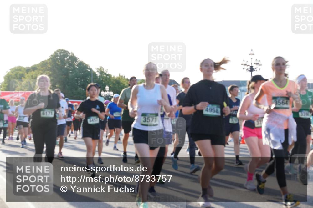 07.09.2025 - BARMER Alsterlauf Yannick Fuchs http://msf.ph/oto/8733757 07.09.2025 09:07:14 Laufen 6171, 3571, 4958, 3564 meine-sportfotos.de