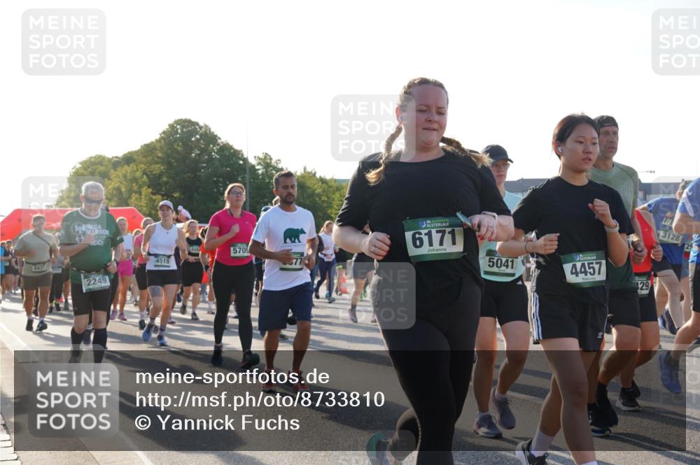 07.09.2025 - BARMER Alsterlauf Yannick Fuchs http://msf.ph/oto/8733810 07.09.2025 09:07:16 Laufen 4437, 4519, 2249, 5709, 6171, 5041, 4457, 129, 3128 meine-sportfotos.de