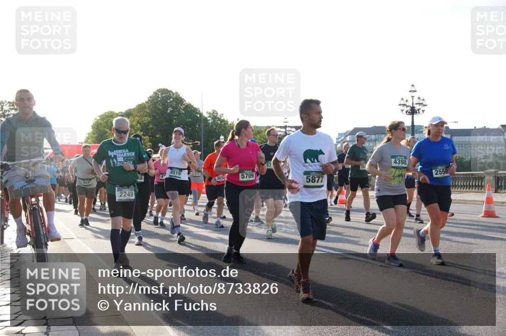 07.09.2025 - BARMER Alsterlauf Yannick Fuchs http://msf.ph/oto/8733826 07.09.2025 09:07:17 Laufen 4437, 2249, 57, 527, 4519, 312, 48, 3674, 5709, 5877, 4398, 2550 meine-sportfotos.de