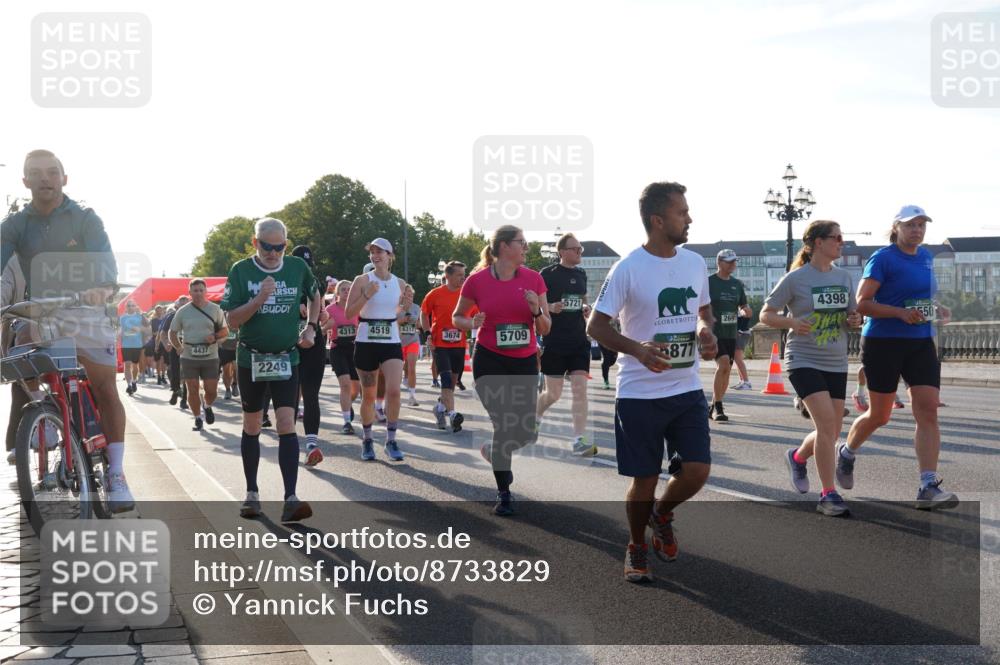 07.09.2025 - BARMER Alsterlauf Yannick Fuchs http://msf.ph/oto/8733829 07.09.2025 09:07:18 Laufen 4437, 2249, 5721, 4313, 4519, 6312, 3674, 5709, 5877, 4398, 2691, 550 meine-sportfotos.de