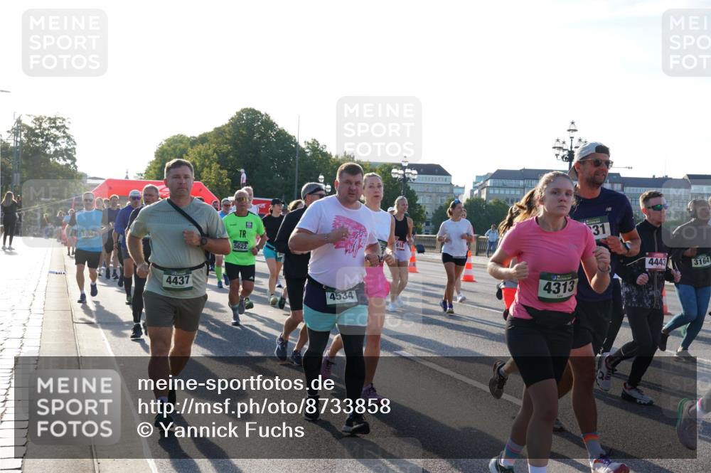 07.09.2025 - BARMER Alsterlauf Yannick Fuchs http://msf.ph/oto/8733858 07.09.2025 09:07:21 Laufen 3550, 4437, 5622, 4534, 616, 4313, 31, 4443, 3164 meine-sportfotos.de