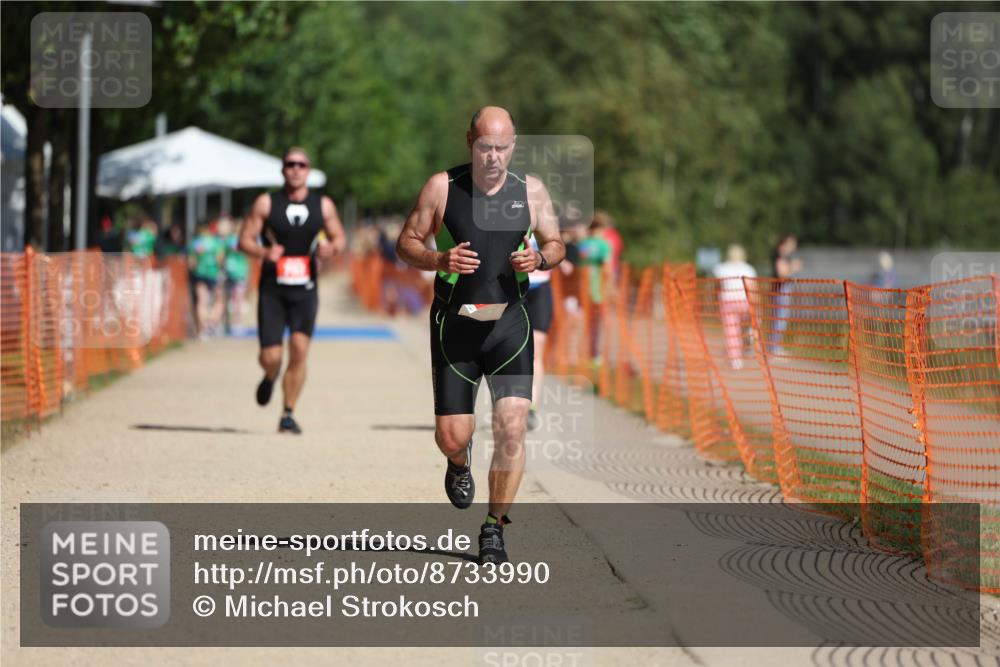 07.09.2025 - 19. Norderstedt Triathlon Michael Strokosch http://msf.ph/oto/8733990 07.09.2025 12:15:41 Laufen 703, 1217 meine-sportfotos.de