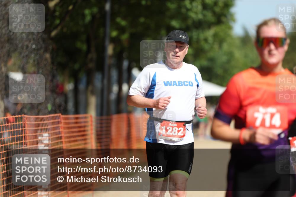 07.09.2025 - 19. Norderstedt Triathlon Michael Strokosch http://msf.ph/oto/8734093 07.09.2025 12:16:20 Laufen 186, 714, 1282 meine-sportfotos.de