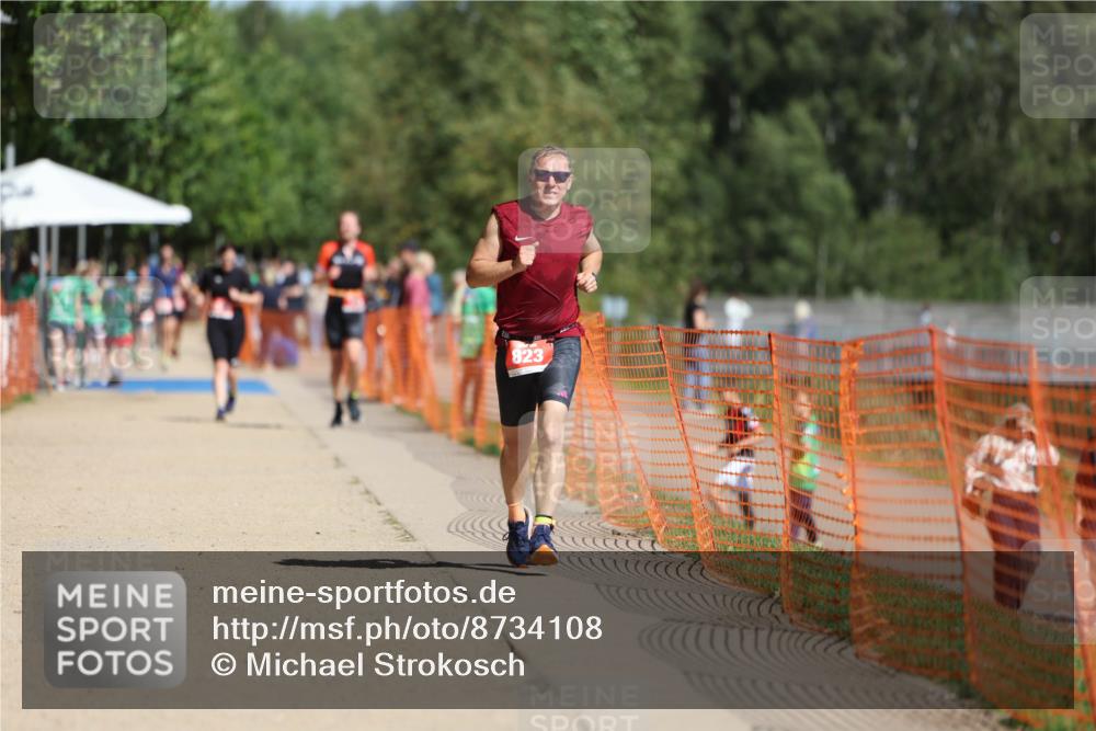 07.09.2025 - 19. Norderstedt Triathlon Michael Strokosch http://msf.ph/oto/8734108 07.09.2025 12:16:27 Laufen 823 meine-sportfotos.de