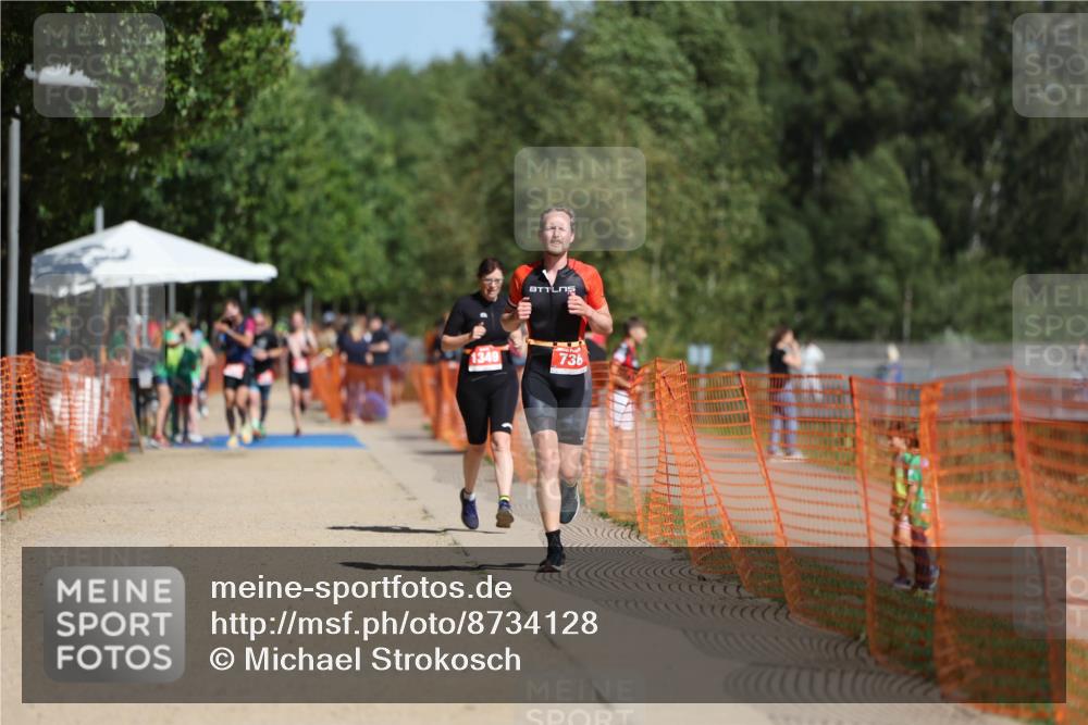 07.09.2025 - 19. Norderstedt Triathlon Michael Strokosch http://msf.ph/oto/8734128 07.09.2025 12:16:33 Laufen 736, 823 meine-sportfotos.de