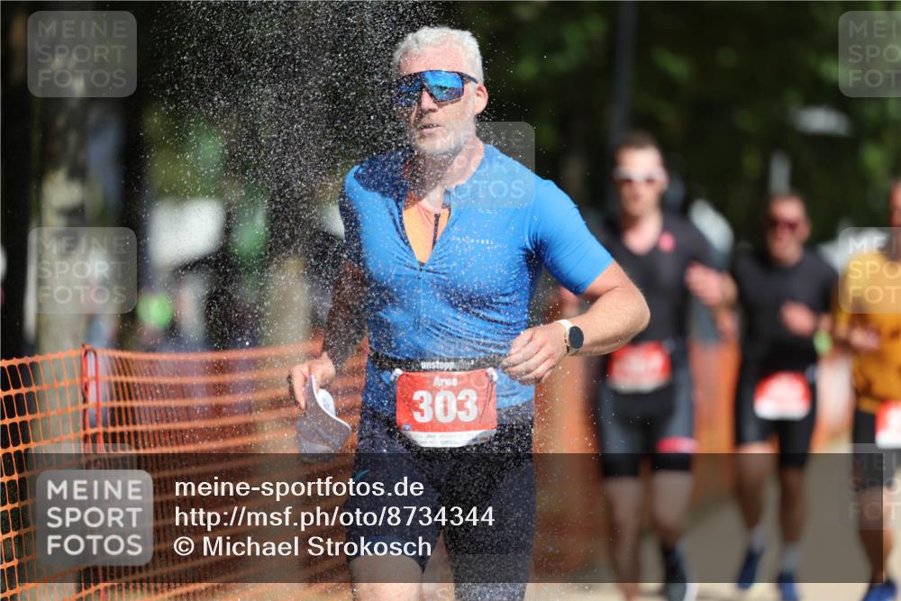 07.09.2025 - 19. Norderstedt Triathlon Michael Strokosch http://msf.ph/oto/8734344 07.09.2025 12:17:32 Laufen 234, 252, 303, 1357, 1394 meine-sportfotos.de