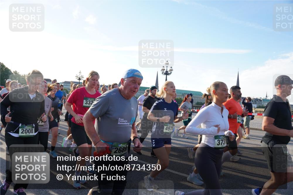 07.09.2025 - BARMER Alsterlauf Yannick Fuchs http://msf.ph/oto/8734350 07.09.2025 09:07:58 Laufen 2008, 332, 2689, 4975, 373, 364 meine-sportfotos.de