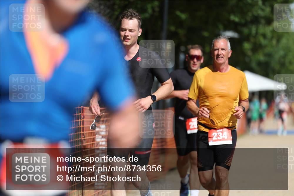 07.09.2025 - 19. Norderstedt Triathlon Michael Strokosch http://msf.ph/oto/8734356 07.09.2025 12:17:33 Laufen 234, 252, 303, 1357 meine-sportfotos.de