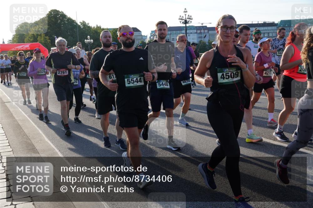 07.09.2025 - BARMER Alsterlauf Yannick Fuchs http://msf.ph/oto/8734406 07.09.2025 09:08:01 Laufen 8329, 5765, 2761, 61, 26, 4114, 562, 5544, 5448, 4630, 36, 4509, 4213, 248 meine-sportfotos.de
