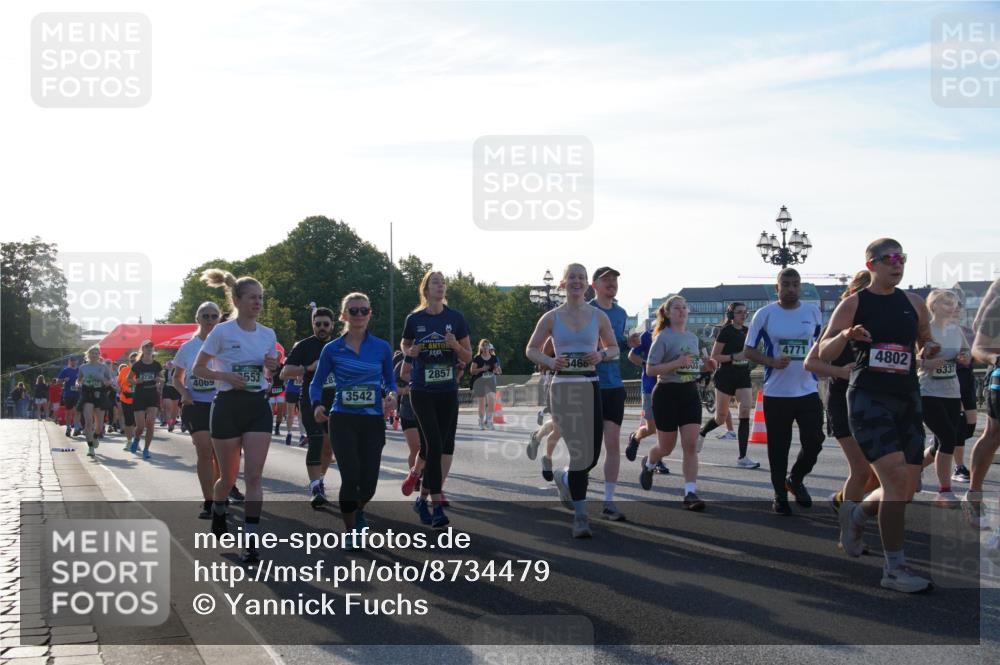 07.09.2025 - BARMER Alsterlauf Yannick Fuchs http://msf.ph/oto/8734479 07.09.2025 09:08:07 Laufen 42736, 553, 4069, 3542, 4771, 5466, 2857, 03, 4802, 6337 meine-sportfotos.de