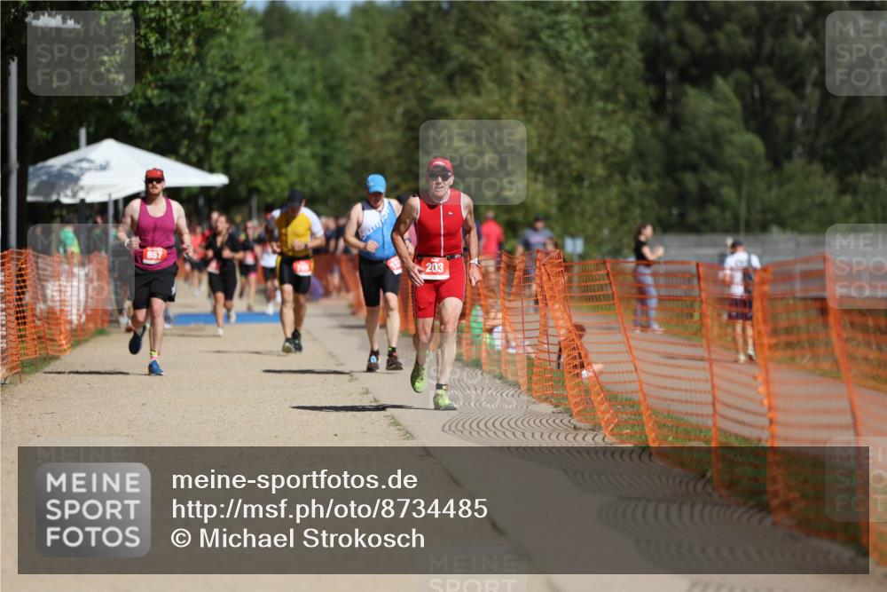 07.09.2025 - 19. Norderstedt Triathlon Michael Strokosch http://msf.ph/oto/8734485 07.09.2025 12:18:12 Laufen 203 meine-sportfotos.de