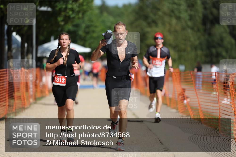 07.09.2025 - 19. Norderstedt Triathlon Michael Strokosch http://msf.ph/oto/8734568 07.09.2025 12:18:27 Laufen 237, 795, 857, 1300, 1313, 1371, 1372 meine-sportfotos.de