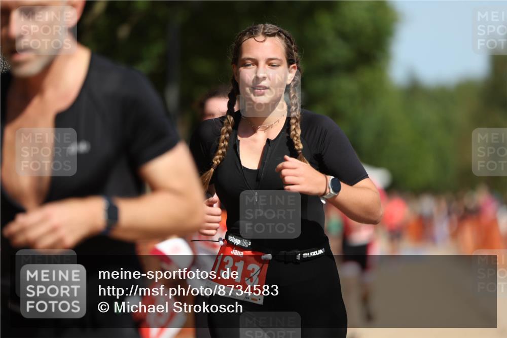 07.09.2025 - 19. Norderstedt Triathlon Michael Strokosch http://msf.ph/oto/8734583 07.09.2025 12:18:31 Laufen 237, 822, 1300, 1313, 1372 meine-sportfotos.de