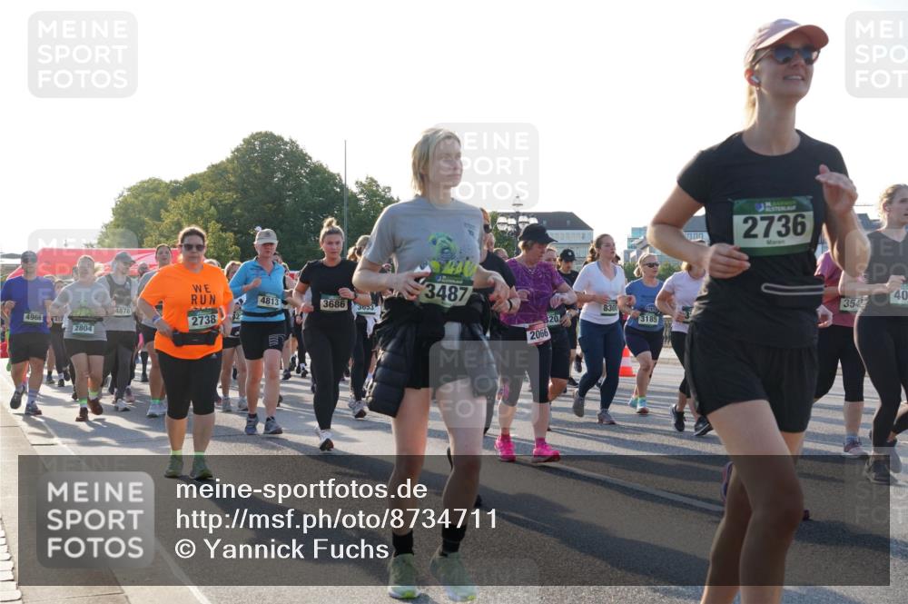 07.09.2025 - BARMER Alsterlauf Yannick Fuchs http://msf.ph/oto/8734711 07.09.2025 09:08:14 Laufen 4966, 432, 4813, 3686, 3053, 4878, 2738, 2804, 3487, 2066, 8300, 3185, 20, 2736, 40, 354 meine-sportfotos.de