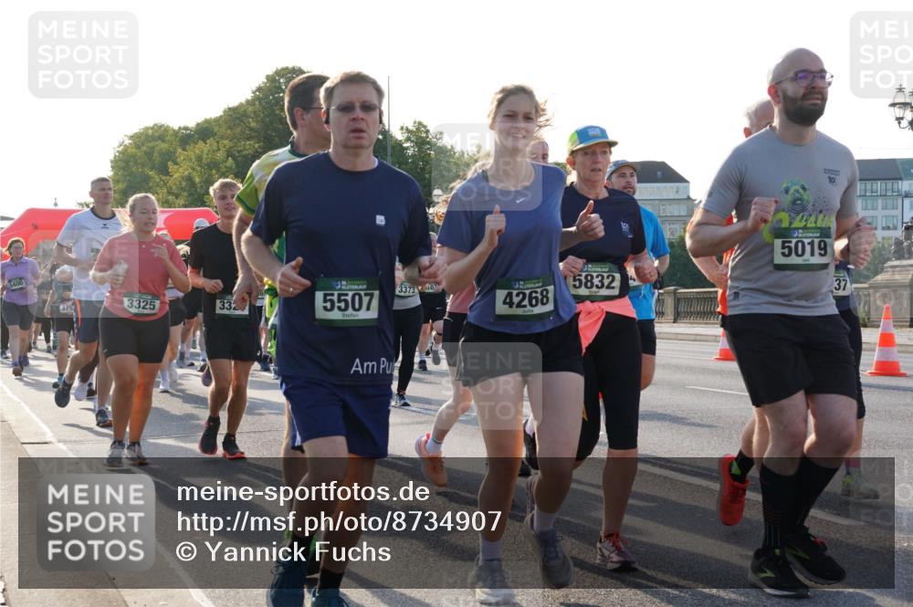 07.09.2025 - BARMER Alsterlauf Yannick Fuchs http://msf.ph/oto/8734907 07.09.2025 09:08:23 Laufen 5400, 3325, 332, 5507, 3373, 107, 10, 4268, 5832, 5019, 37 meine-sportfotos.de