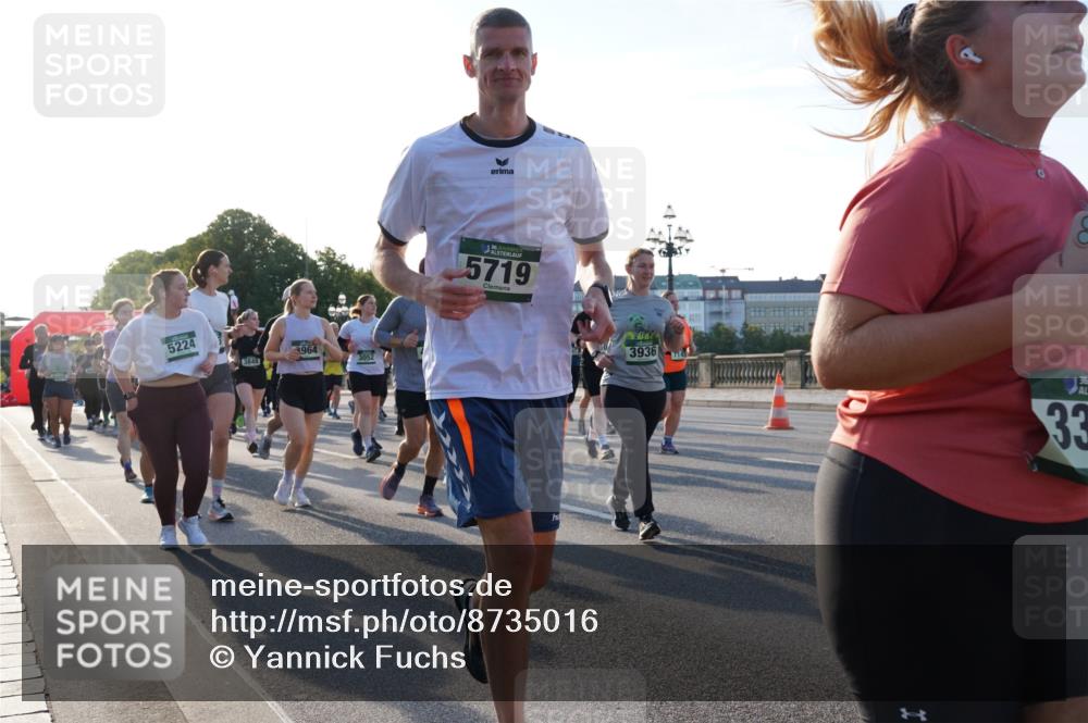 07.09.2025 - BARMER Alsterlauf Yannick Fuchs http://msf.ph/oto/8735016 07.09.2025 09:08:27 Laufen 5224, 3848, 964, 3052, 36, 5719, 3936, 714, 33 meine-sportfotos.de