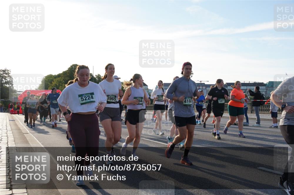 07.09.2025 - BARMER Alsterlauf Yannick Fuchs http://msf.ph/oto/8735057 07.09.2025 09:08:29 Laufen 4234, 5224, 3965, 2571, 264, 4166, 1071, 3898 meine-sportfotos.de