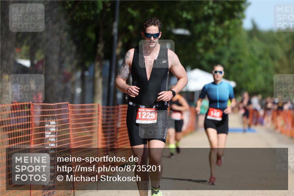 07.09.2025 - 19. Norderstedt Triathlon Michael Strokosch http://msf.ph/oto/8735201 07.09.2025 12:20:03 Laufen 140, 1225 meine-sportfotos.de