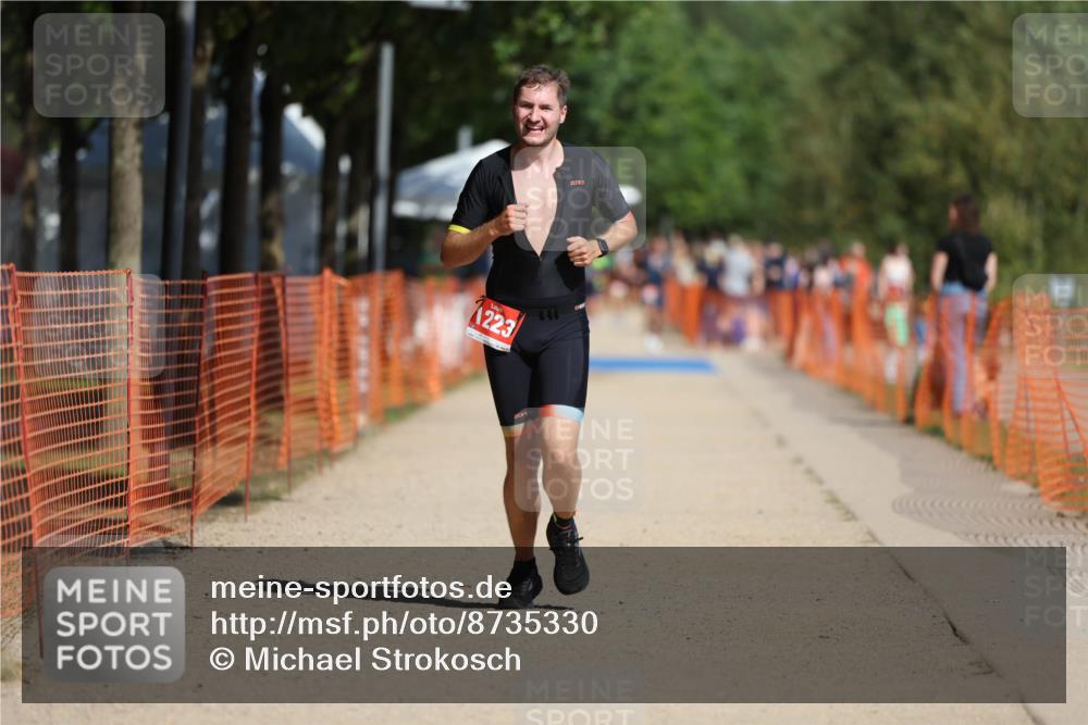 07.09.2025 - 19. Norderstedt Triathlon Michael Strokosch http://msf.ph/oto/8735330 07.09.2025 12:20:20 Laufen 1223 meine-sportfotos.de