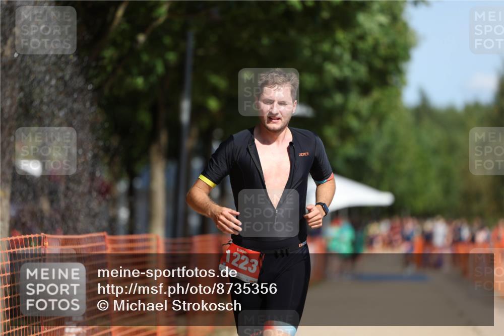 07.09.2025 - 19. Norderstedt Triathlon Michael Strokosch http://msf.ph/oto/8735356 07.09.2025 12:20:22 Laufen 1223 meine-sportfotos.de