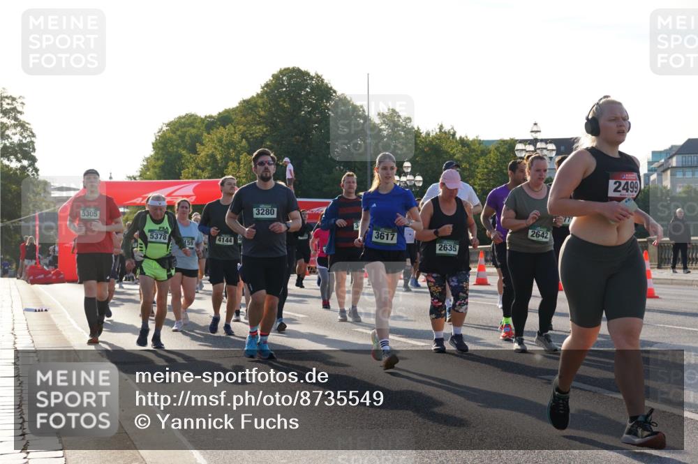 07.09.2025 - BARMER Alsterlauf Yannick Fuchs http://msf.ph/oto/8735549 07.09.2025 09:08:43 Laufen 5305, 5378, 4144, 9, 59, 3280, 3617, 2635, 2642, 2499 meine-sportfotos.de