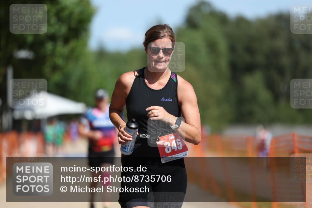 07.09.2025 - 19. Norderstedt Triathlon Michael Strokosch http://msf.ph/oto/8735706 07.09.2025 12:21:20 Laufen 233, 845, 1220 meine-sportfotos.de
