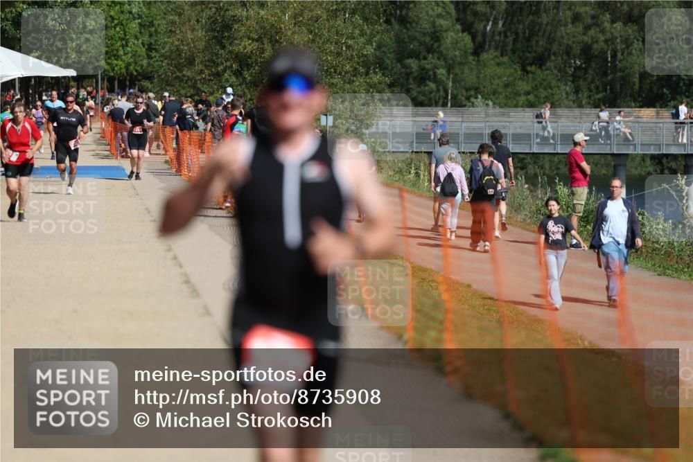 07.09.2025 - 19. Norderstedt Triathlon Michael Strokosch http://msf.ph/oto/8735908 07.09.2025 12:22:25 Laufen 731, 1272 meine-sportfotos.de