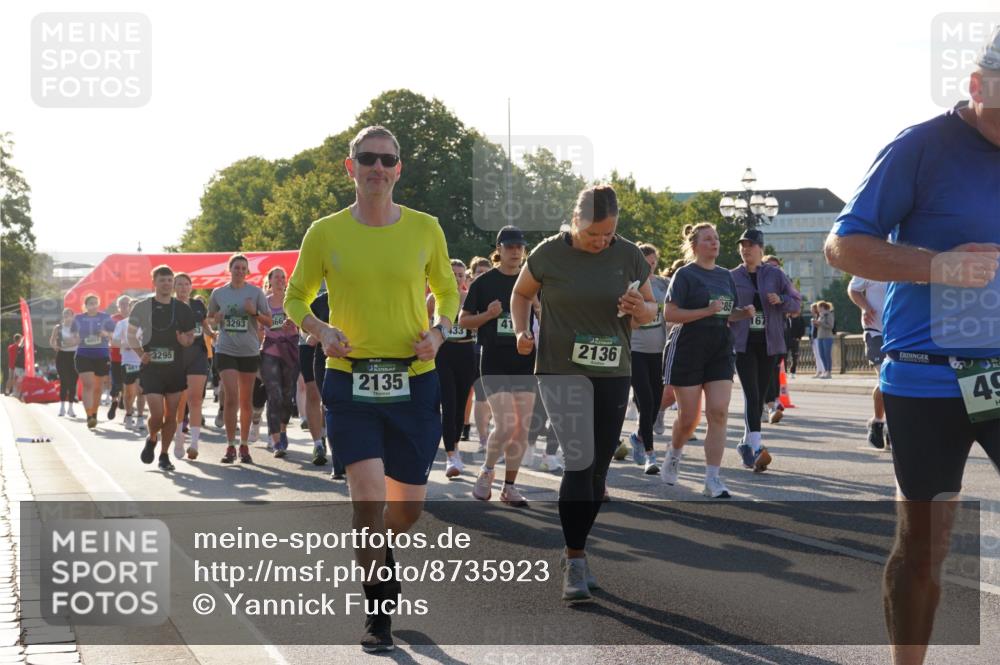 07.09.2025 - BARMER Alsterlauf Yannick Fuchs http://msf.ph/oto/8735923 07.09.2025 09:08:57 Laufen 4001, 481, 3295, 3293, 66, 2135, 41, 2136, 85, 167, 49 meine-sportfotos.de