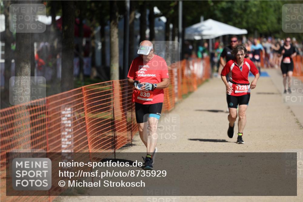 07.09.2025 - 19. Norderstedt Triathlon Michael Strokosch http://msf.ph/oto/8735929 07.09.2025 12:22:34 Laufen 253, 830, 1229 meine-sportfotos.de