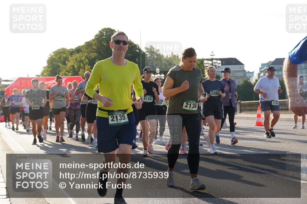 07.09.2025 - BARMER Alsterlauf Yannick Fuchs http://msf.ph/oto/8735939 07.09.2025 09:08:57 Laufen 3295, 3293, 9068, 402, 2135, 4168, 3950, 2136, 5883, 2239 meine-sportfotos.de