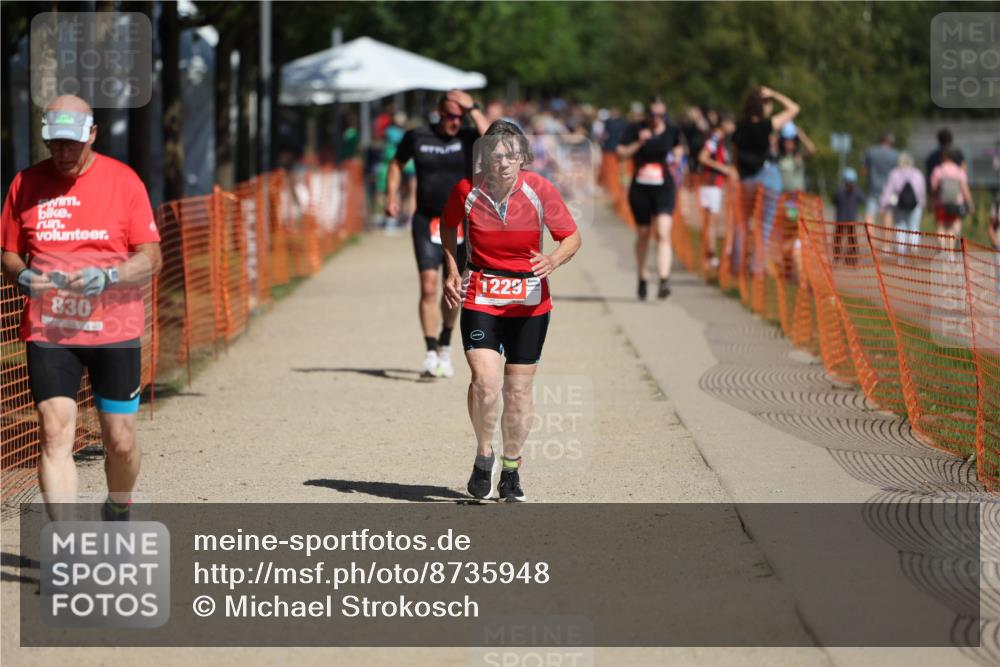 07.09.2025 - 19. Norderstedt Triathlon Michael Strokosch http://msf.ph/oto/8735948 07.09.2025 12:22:35 Laufen 253, 830, 1229 meine-sportfotos.de