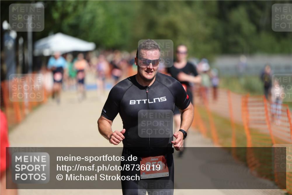 07.09.2025 - 19. Norderstedt Triathlon Michael Strokosch http://msf.ph/oto/8736019 07.09.2025 12:22:42 Laufen 253, 830, 1229, 1244 meine-sportfotos.de