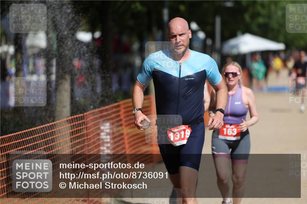 07.09.2025 - 19. Norderstedt Triathlon Michael Strokosch http://msf.ph/oto/8736091 07.09.2025 12:22:56 Laufen 162, 163, 164, 1233, 1319 meine-sportfotos.de