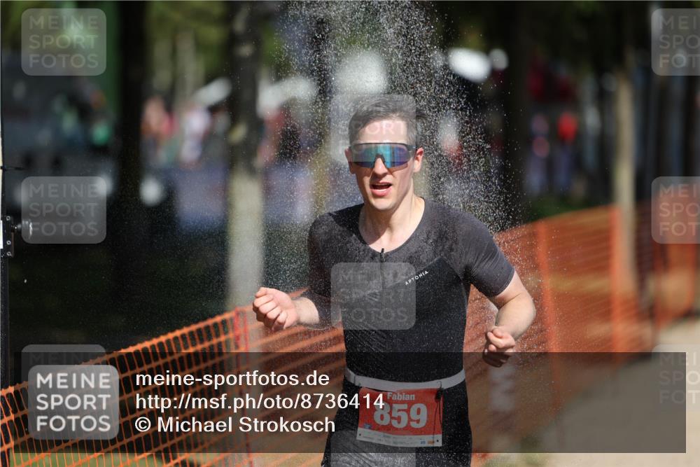 07.09.2025 - 19. Norderstedt Triathlon Michael Strokosch http://msf.ph/oto/8736414 07.09.2025 12:23:41 Laufen 152, 226, 859 meine-sportfotos.de