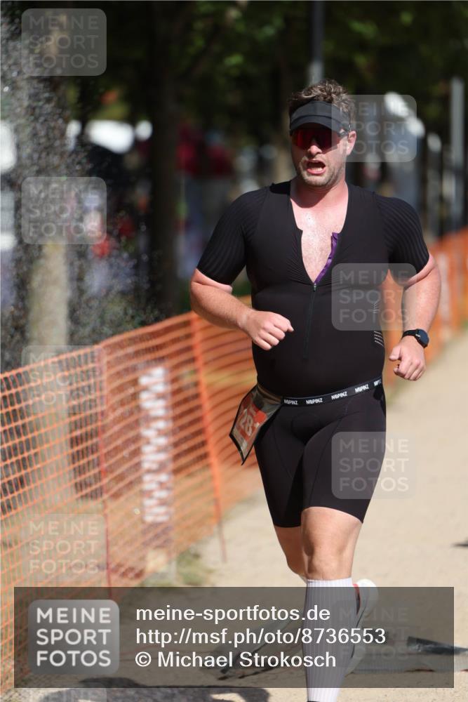 07.09.2025 - 19. Norderstedt Triathlon Michael Strokosch http://msf.ph/oto/8736553 07.09.2025 12:24:01 Laufen 138, 281 meine-sportfotos.de