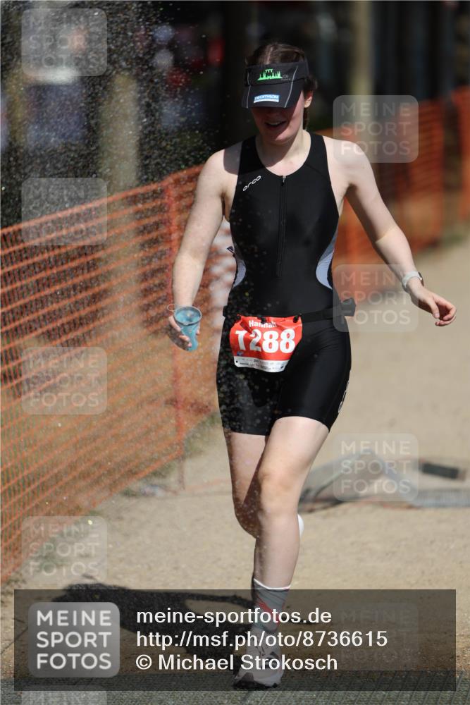 07.09.2025 - 19. Norderstedt Triathlon Michael Strokosch http://msf.ph/oto/8736615 07.09.2025 12:24:10 Laufen 151, 1288 meine-sportfotos.de