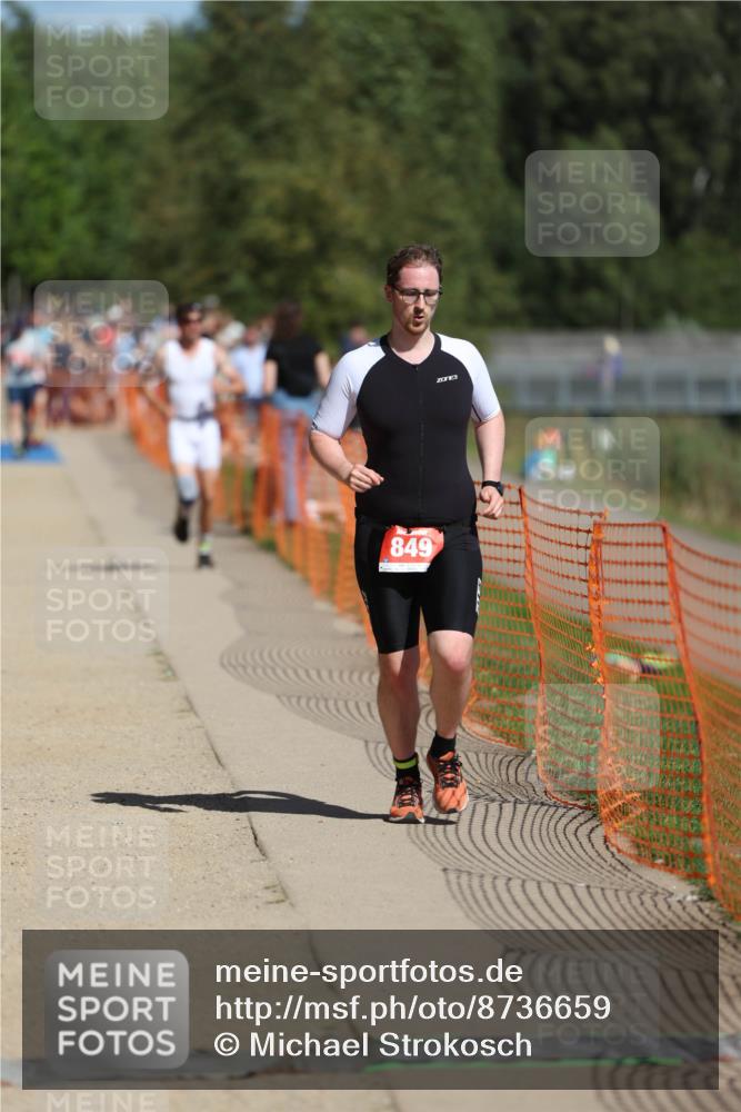 07.09.2025 - 19. Norderstedt Triathlon Michael Strokosch http://msf.ph/oto/8736659 07.09.2025 12:24:17 Laufen 151, 697, 719, 849 meine-sportfotos.de