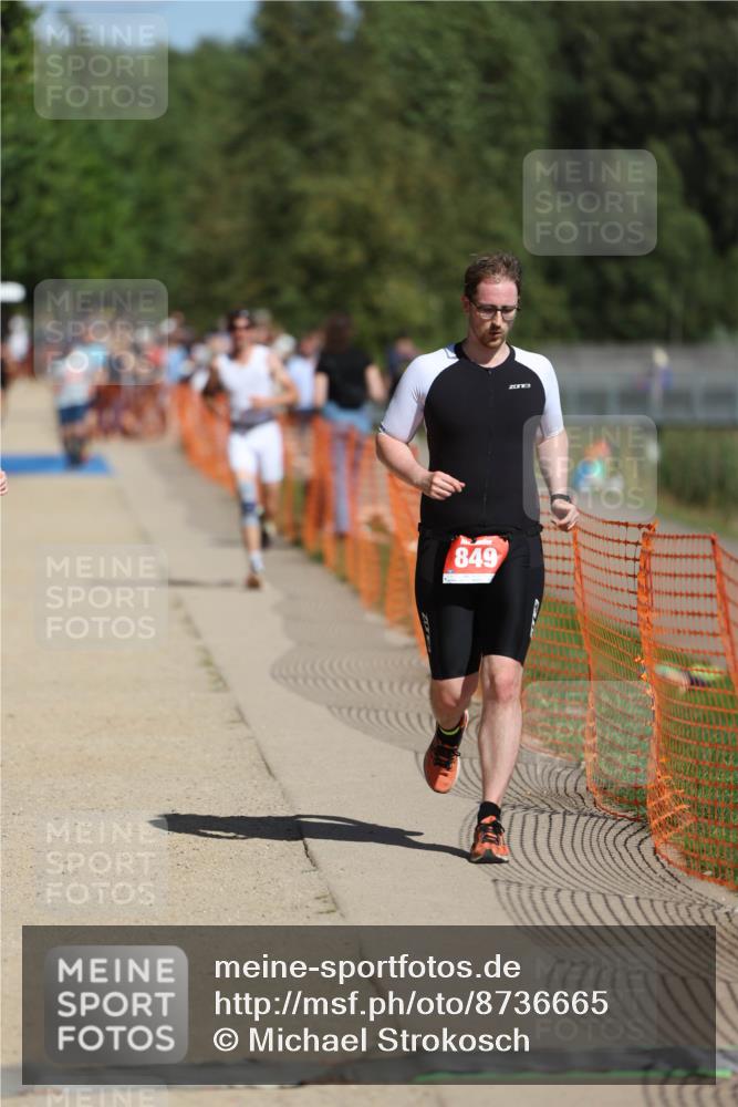 07.09.2025 - 19. Norderstedt Triathlon Michael Strokosch http://msf.ph/oto/8736665 07.09.2025 12:24:17 Laufen 151, 697, 719, 849 meine-sportfotos.de