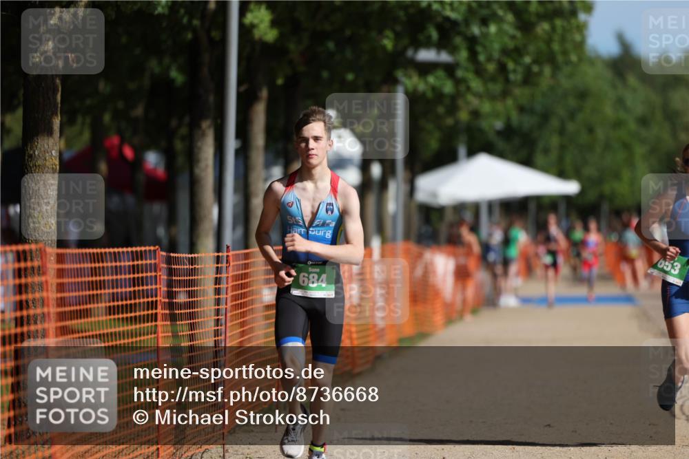 07.09.2025 - 19. Norderstedt Triathlon Michael Strokosch http://msf.ph/oto/8736668 07.09.2025 10:53:31 Laufen 653, 684 meine-sportfotos.de