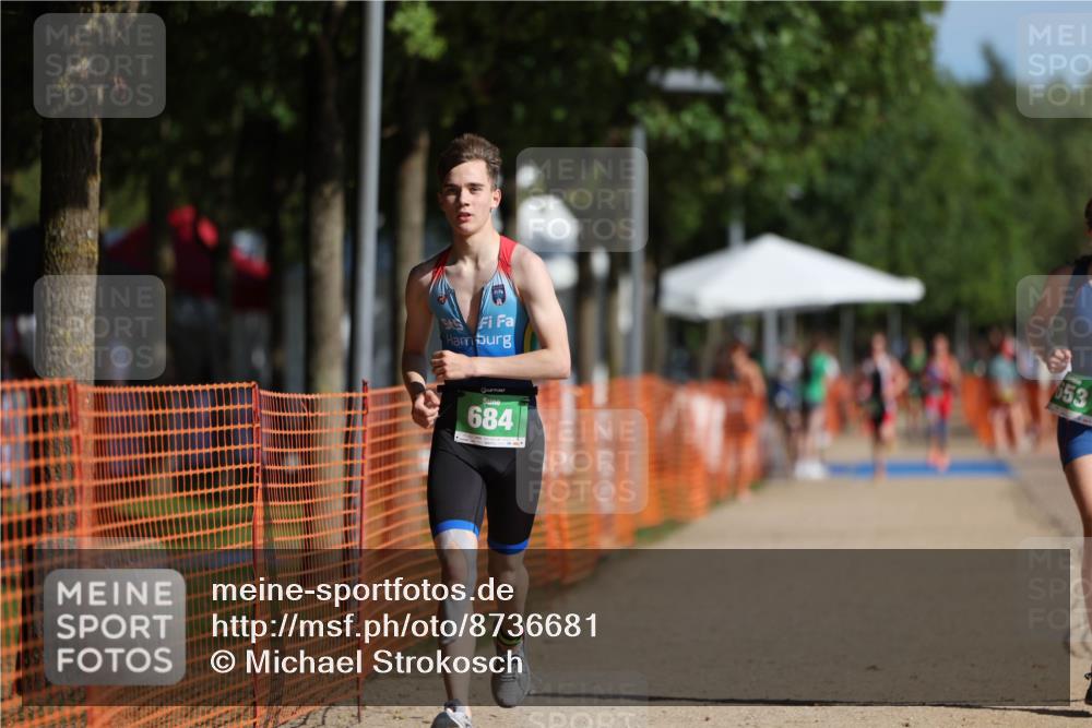07.09.2025 - 19. Norderstedt Triathlon Michael Strokosch http://msf.ph/oto/8736681 07.09.2025 10:53:31 Laufen 653, 684 meine-sportfotos.de