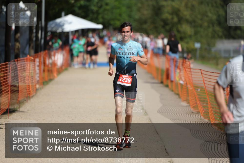 07.09.2025 - 19. Norderstedt Triathlon Michael Strokosch http://msf.ph/oto/8736772 07.09.2025 12:24:39 Laufen 826, 1239 meine-sportfotos.de