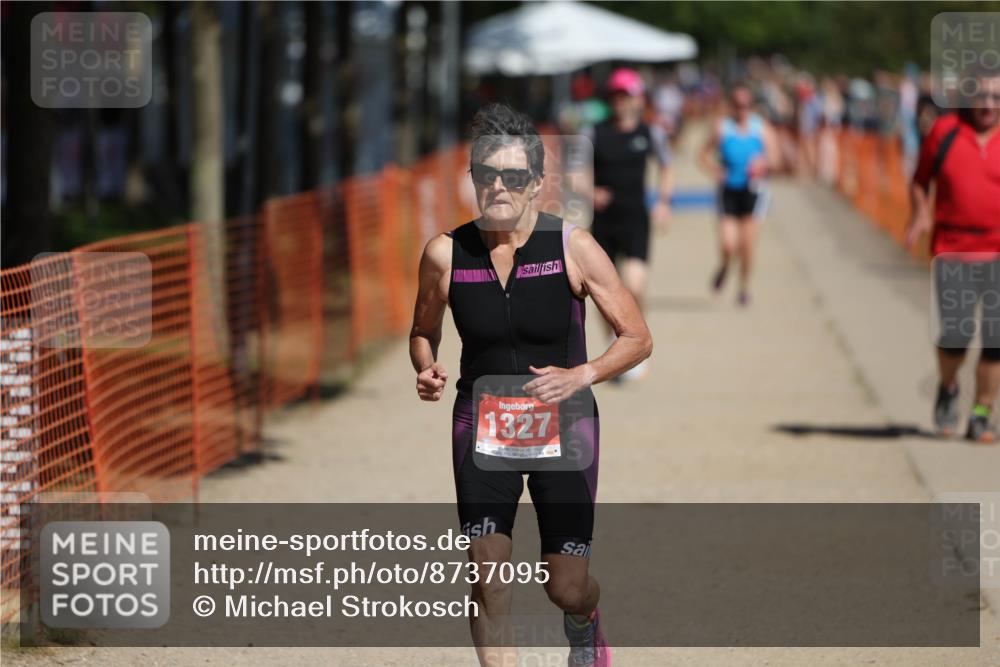 07.09.2025 - 19. Norderstedt Triathlon Michael Strokosch http://msf.ph/oto/8737095 07.09.2025 12:25:25 Laufen 136, 727, 1327 meine-sportfotos.de